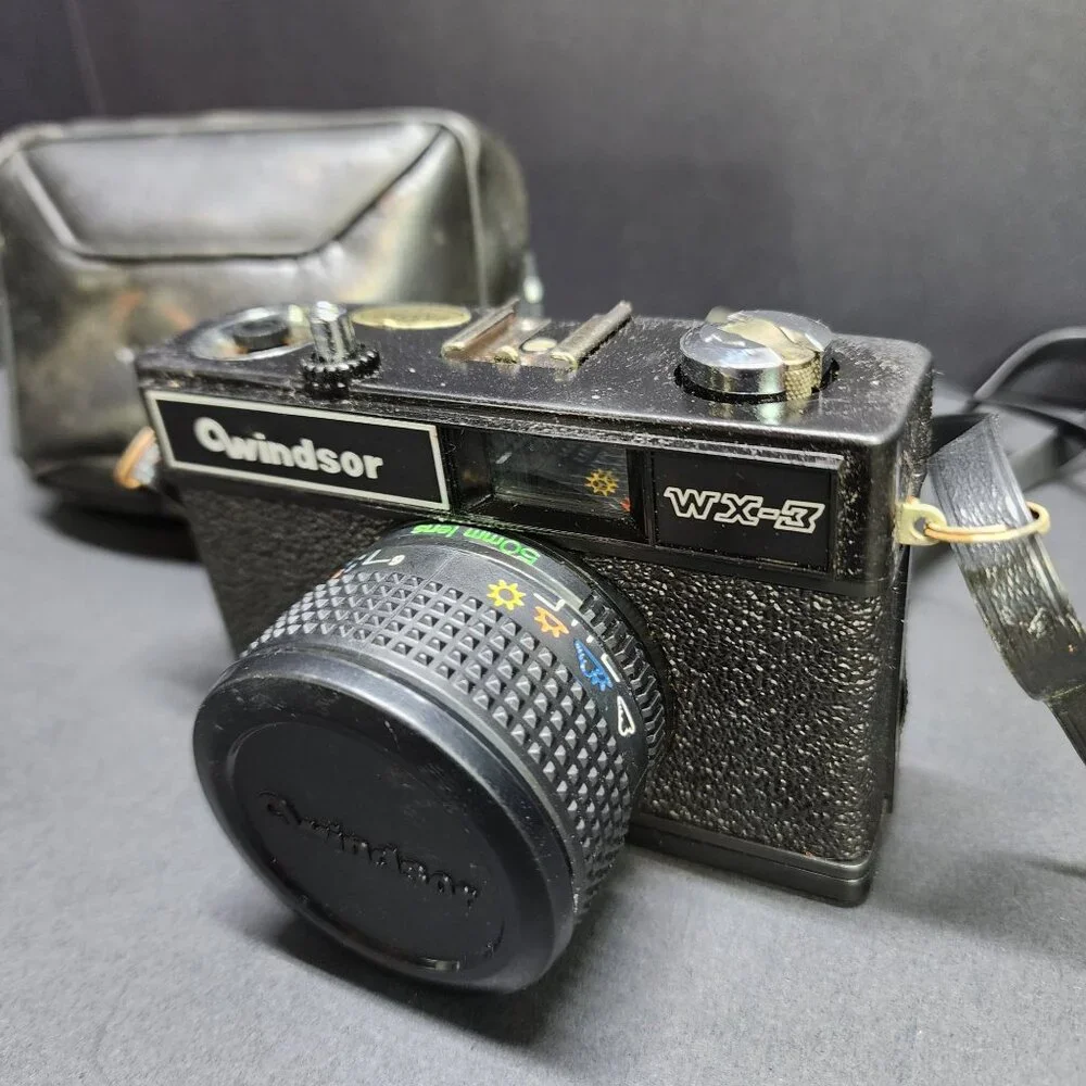 Vintage Windsor WX-3 35mm Camera Black with Case - For Parts Only!!